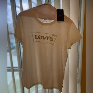 Authentic NWT Levi’s Tee Shirt
